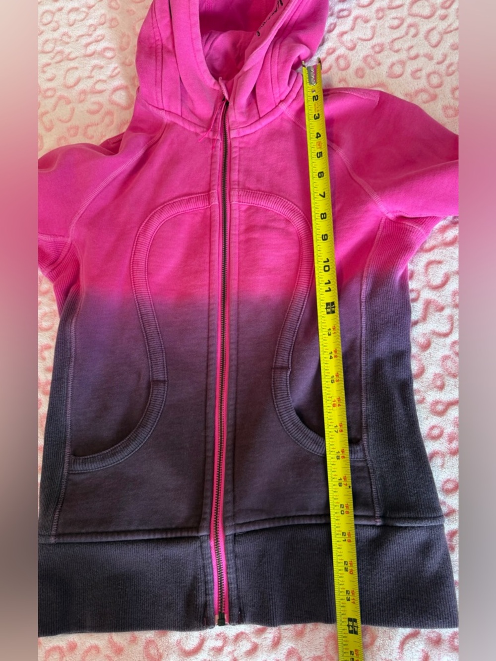 Lululemon Fantastic Condition Special Edition
Scuba Hoodie Women’s Size: 4 - Picture 7 of 8